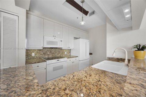 Condominio en alquiler en Miami, Florida, 1 dormitorio, 89.09 m2 № 1989651 - foto 20