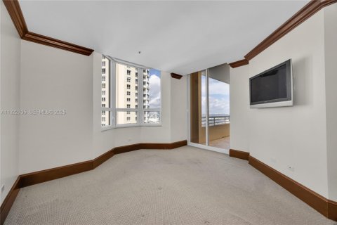 Condominio en alquiler en Miami, Florida, 1 dormitorio, 89.09 m2 № 1989651 - foto 5