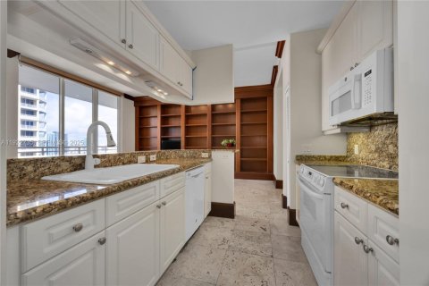 Condominio en alquiler en Miami, Florida, 1 dormitorio, 89.09 m2 № 1989651 - foto 4