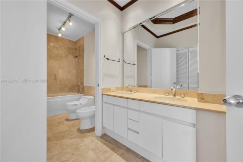 Condominio en alquiler en Miami, Florida, 1 dormitorio, 89.09 m2 № 1989651 - foto 6