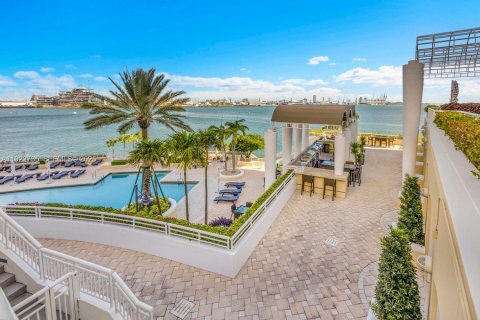 Condominio en alquiler en Miami, Florida, 1 dormitorio, 89.09 m2 № 1989651 - foto 10