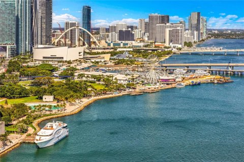 Condominio en alquiler en Miami, Florida, 1 dormitorio, 89.09 m2 № 1989651 - foto 26