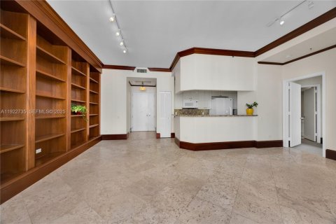 Condominio en alquiler en Miami, Florida, 1 dormitorio, 89.09 m2 № 1989651 - foto 17