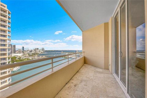 Condominio en alquiler en Miami, Florida, 1 dormitorio, 89.09 m2 № 1989651 - foto 1