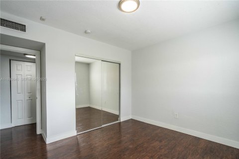 Apartment in Miami Beach, Florida 2 bedrooms, 83.61 sq.m. № 1991438 - photo 9