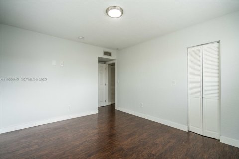 Apartment in Miami Beach, Florida 2 bedrooms, 83.61 sq.m. № 1991438 - photo 15