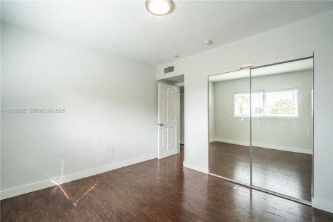 Apartment in Miami Beach, Florida 2 bedrooms, 83.61 sq.m. № 1991438 - photo 11