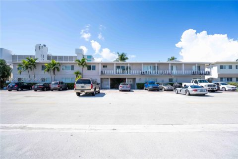 Apartment in Miami Beach, Florida 2 bedrooms, 83.61 sq.m. № 1991438 - photo 21