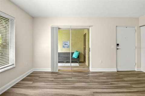 Condo in Clearwater, Florida, 1 bedroom  № 1915114 - photo 16