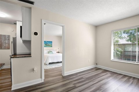 Condo in Clearwater, Florida, 1 bedroom  № 1915114 - photo 11