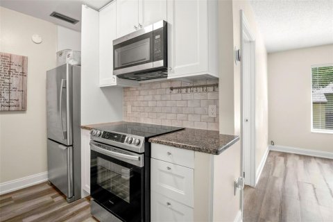 Condo in Clearwater, Florida, 1 bedroom  № 1915114 - photo 9