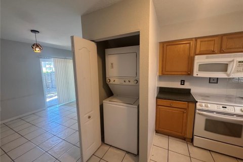 Touwnhouse à louer à Tampa, Floride: 2 chambres, 96.06 m2 № 2131930 - photo 3