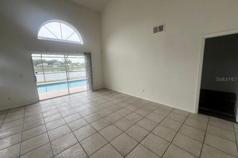 Villa ou maison à louer à Kissimmee, Floride: 4 chambres, 177.07 m2 № 2413675 - photo 3