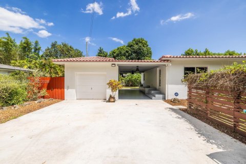 Снять в аренду виллу или дом в Бискейн-Парк, Флорида 3 спальни, 200.67м2, № 2032873 - фото 3