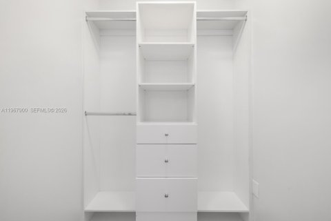 Снять в аренду виллу или дом в Бискейн-Парк, Флорида 3 спальни, 200.67м2, № 2032873 - фото 14