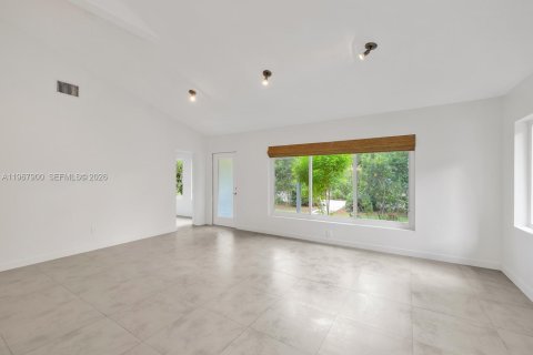 Снять в аренду виллу или дом в Бискейн-Парк, Флорида 3 спальни, 200.67м2, № 2032873 - фото 6