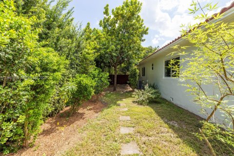 Снять в аренду виллу или дом в Бискейн-Парк, Флорида 3 спальни, 200.67м2, № 2032873 - фото 20