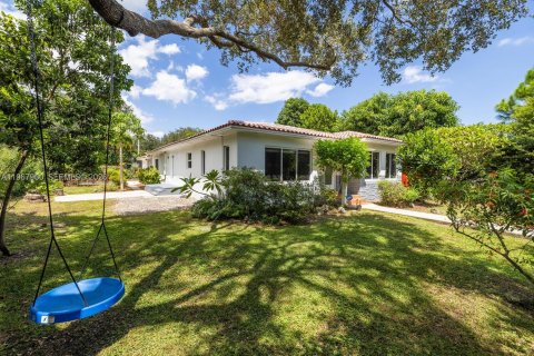 Дом в Бискейн-Парк, Флорида 3 спальни, 200.67м2 № 2032873