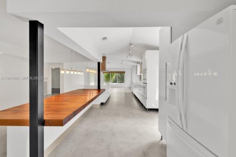 Снять в аренду виллу или дом в Бискейн-Парк, Флорида 3 спальни, 200.67м2, № 2032873 - фото 9