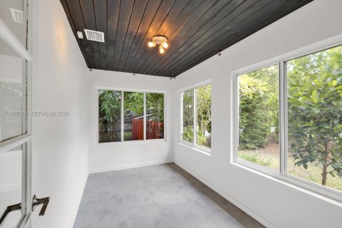 Снять в аренду виллу или дом в Бискейн-Парк, Флорида 3 спальни, 200.67м2, № 2032873 - фото 7