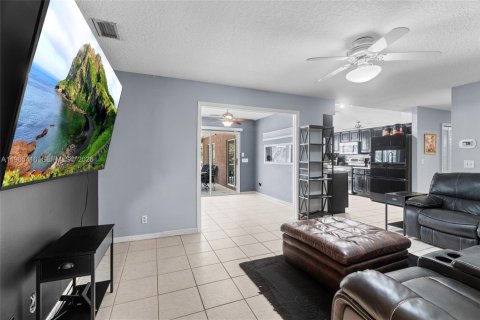 Villa ou maison à vendre à West Palm Beach, Floride: 3 chambres, 176.42 m2 № 2027400 - photo 14