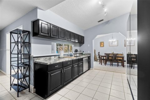 Villa ou maison à vendre à West Palm Beach, Floride: 3 chambres, 176.42 m2 № 2027400 - photo 10