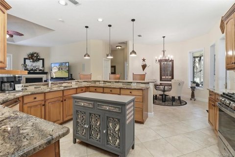 House in Lecanto, Florida 3 bedrooms, 235.6 sq.m. № 2108256 - photo 8
