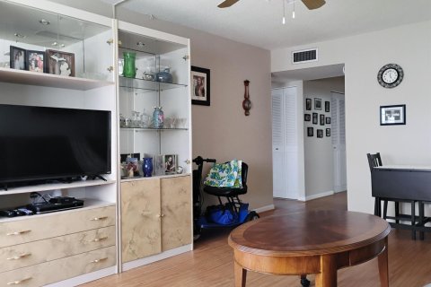 Condominio en venta en Lake Worth, Florida, 1 dormitorio, 69.12 m2 № 2260011 - foto 5