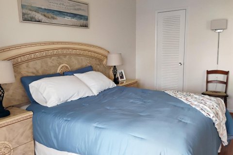 Condominio en venta en Lake Worth, Florida, 1 dormitorio, 69.12 m2 № 2260011 - foto 2