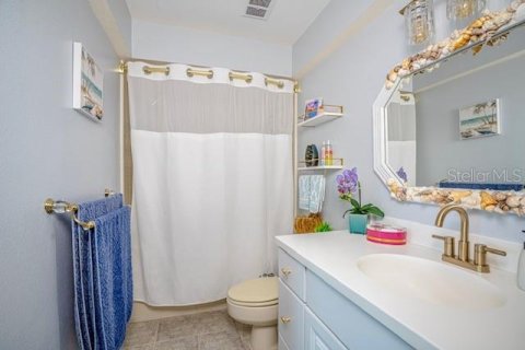 Condo in Holmes Beach, Florida, 2 bedrooms  № 1883120 - photo 8