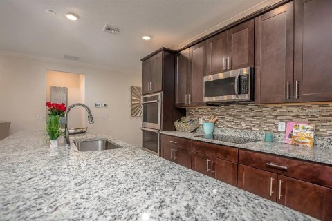 House in Leesburg, Florida 3 bedrooms, 184.69 sq.m. № 2219221 - photo 7