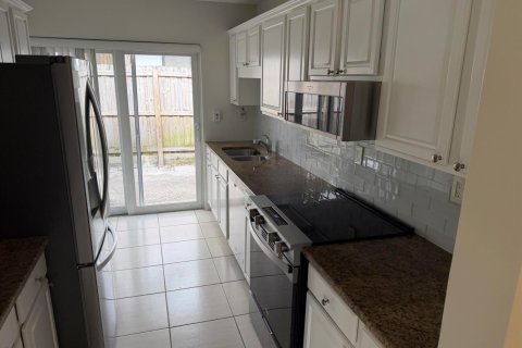Apartment in Fort Lauderdale, Florida 2 bedrooms, 92.9 sq.m. № 2083375 - photo 6