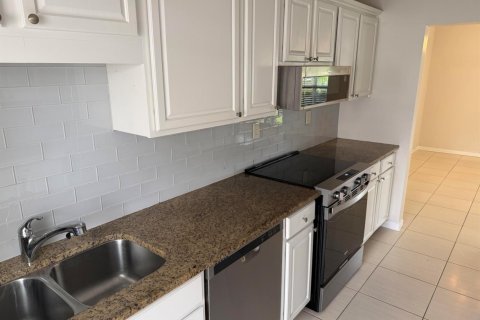 Apartment in Fort Lauderdale, Florida 2 bedrooms, 92.9 sq.m. № 2083375 - photo 7