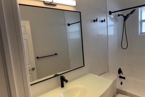 Apartment in Fort Lauderdale, Florida 2 bedrooms, 92.9 sq.m. № 2083375 - photo 13