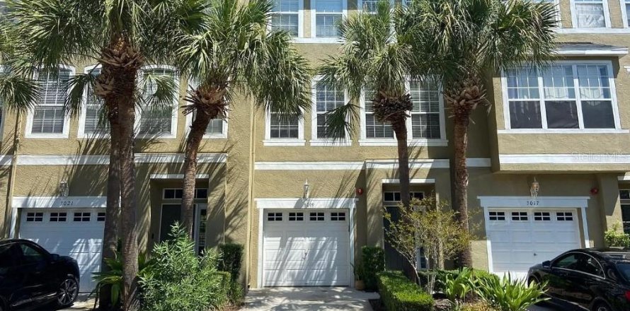 Townhouse in Tampa, Florida 3 bedrooms, 159.23 sq.m. № 1821027