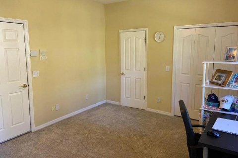 Townhouse in Tampa, Florida 3 bedrooms, 159.23 sq.m. № 1821027 - photo 10