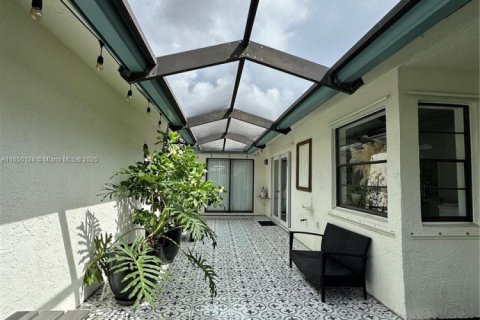 House in Boca Raton, Florida 3 bedrooms, 148.83 sq.m. № 1728813 - photo 24