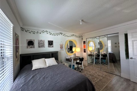 House in Boca Raton, Florida 3 bedrooms, 148.83 sq.m. № 1728813 - photo 17