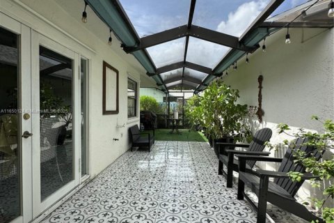 House in Boca Raton, Florida 3 bedrooms, 148.83 sq.m. № 1728813 - photo 27