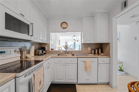 Купить кондоминиум в Майами-Бич, Флорида 2 спальни, 109.16м2, № 1997754 - фото 7