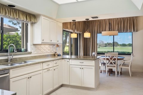 House in Stuart, Florida 3 bedrooms, 244.05 sq.m. № 2081925 - photo 13