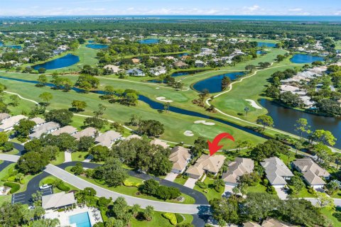 House in Stuart, Florida 3 bedrooms, 244.05 sq.m. № 2081925 - photo 2