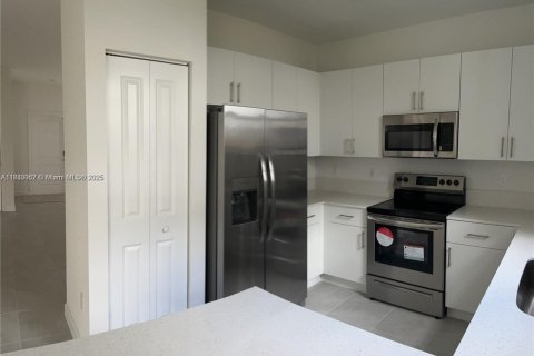 Townhouse in Pembroke Pines, Florida 3 bedrooms № 1890324 - photo 16