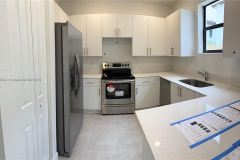 Townhouse in Pembroke Pines, Florida 3 bedrooms № 1890324 - photo 11