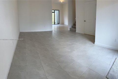 Townhouse in Pembroke Pines, Florida 3 bedrooms № 1890324 - photo 4