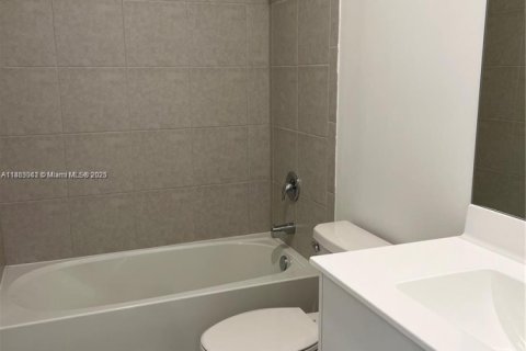 Townhouse in Pembroke Pines, Florida 3 bedrooms № 1890324 - photo 24