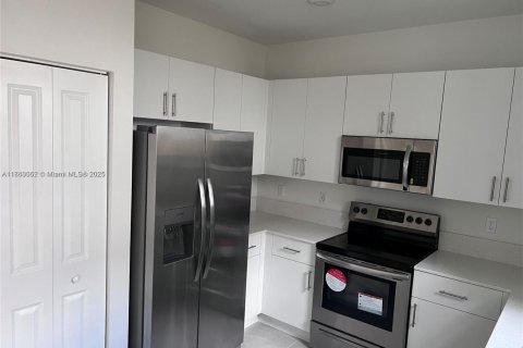Townhouse in Pembroke Pines, Florida 3 bedrooms № 1890324 - photo 13