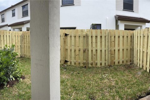 Townhouse in Pembroke Pines, Florida 3 bedrooms № 1890324 - photo 19