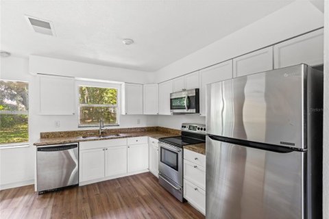 Villa ou maison à vendre à Winter Haven, Floride: 3 chambres, 91.79 m2 № 1804099 - photo 6