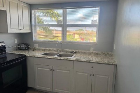 Condominio en alquiler en Lauderhill, Florida, 2 dormitorios, 90.58 m2 № 1992096 - foto 5